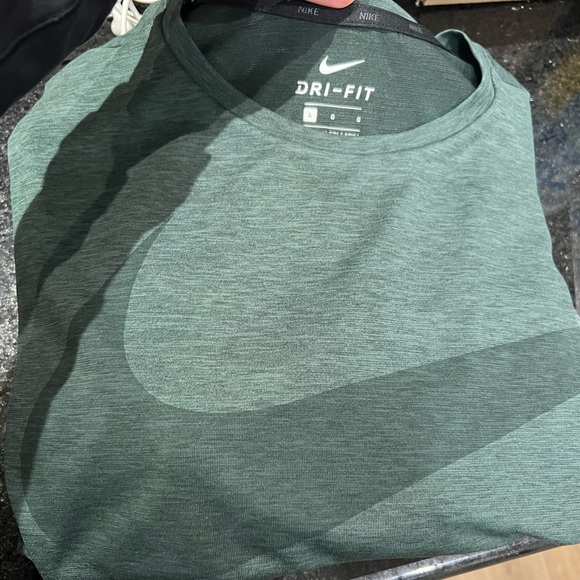 Men's Sage green Nike Dri fit - Picture 2 of 4